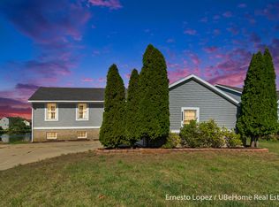 2873 Riley Ridge Rd, Holland, MI 49424