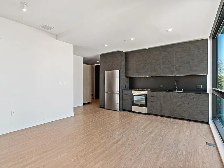 Venue Residences — Photo 67