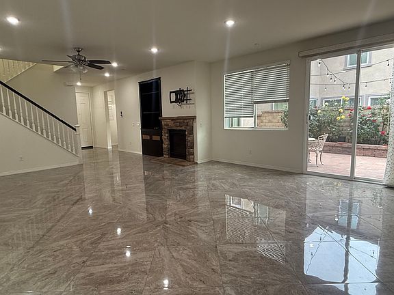 4th image of 28623 Parkside Dr