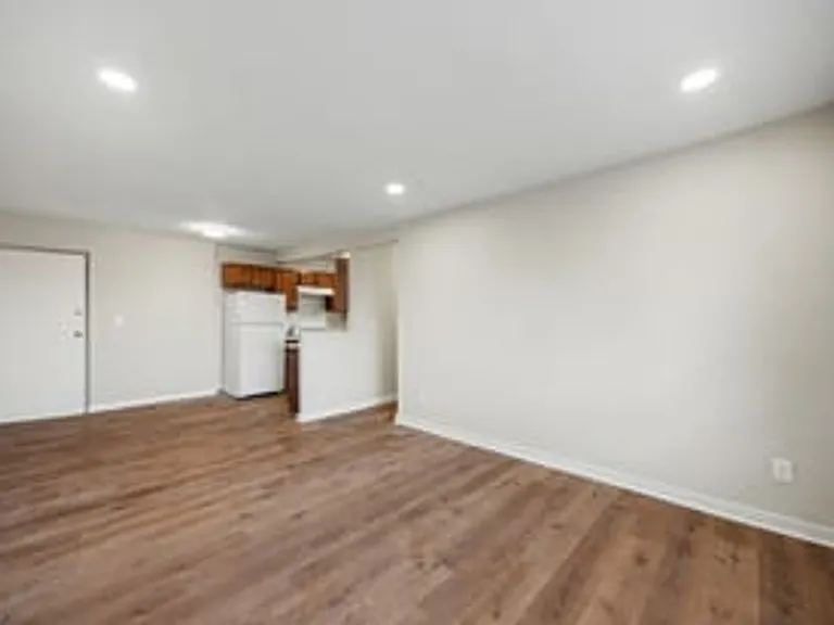 McGregor Apartments — Photo 8