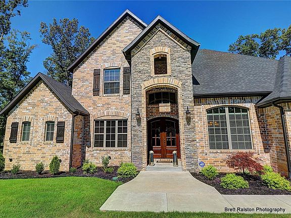 3rd image of 1429 Le Chesnay Dr
