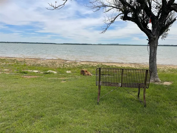 264 Meadow Pond Ct, Bridgeport, TX 76426