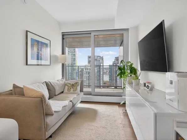1480 Howe St #2809, Vancouver, BC V6Z 0G5