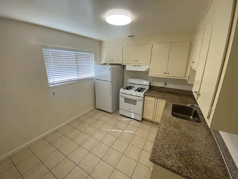 8811 A St #2 — Photo 3