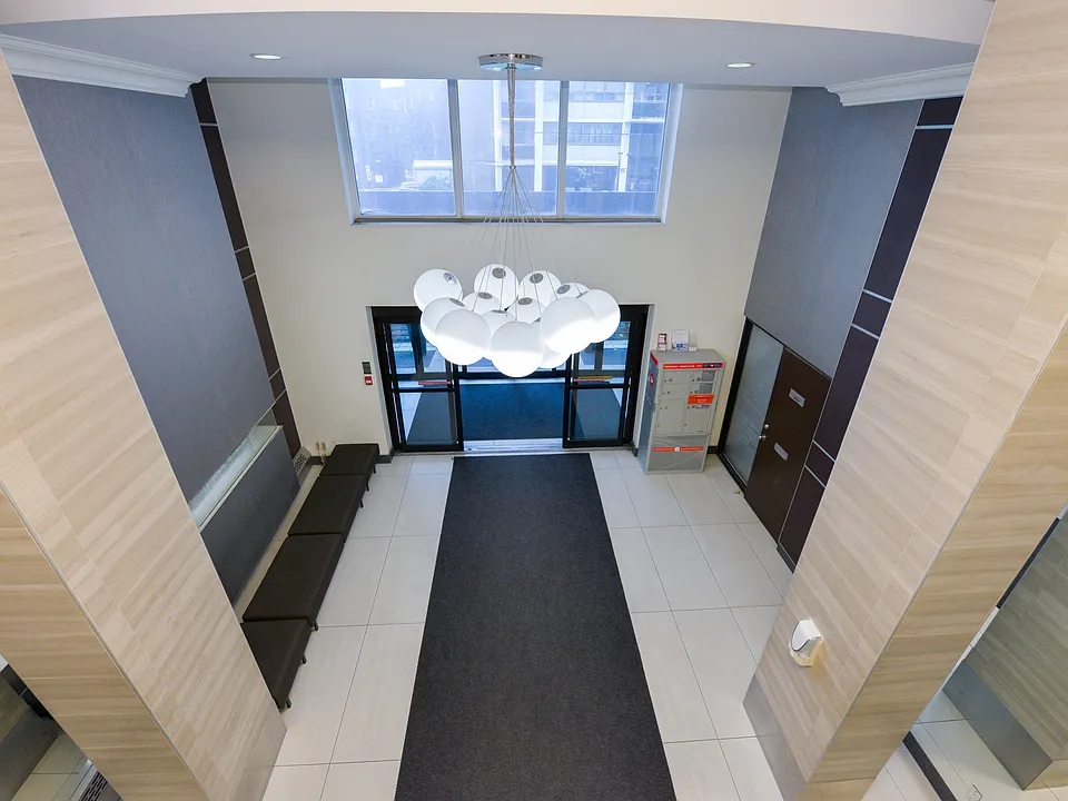 120 Raglan Ave