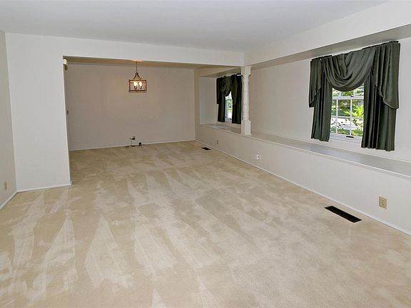 4th image of 2840 Heatherton Dr