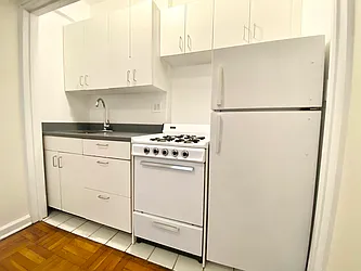 Rented by Manhattan Realty Group