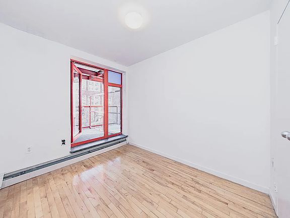 5th image of 190 E 7th St APT 210