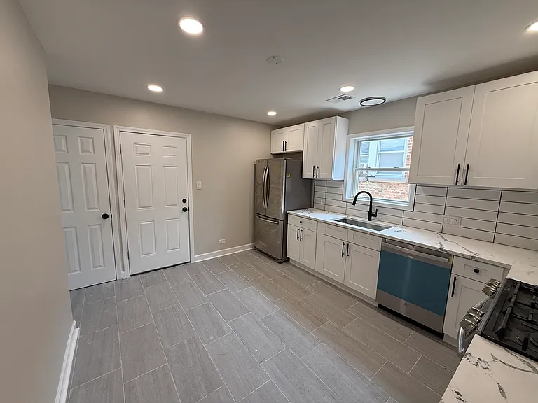 1637 Elmwood Ave #2 — Photo 5