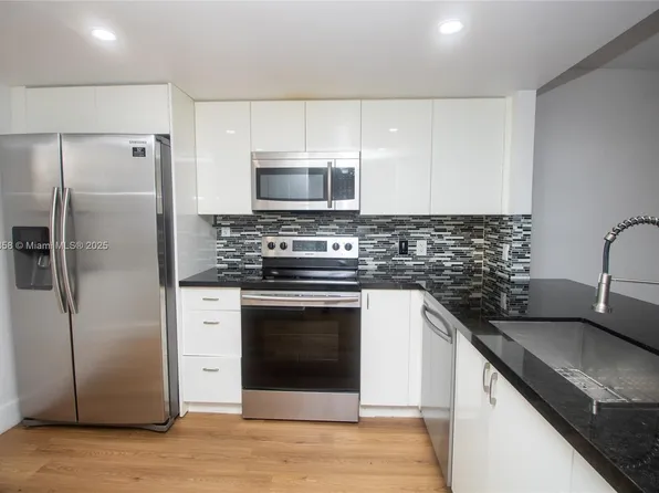 7200 NW 1st St APT 103, Fort Lauderdale, FL 33317