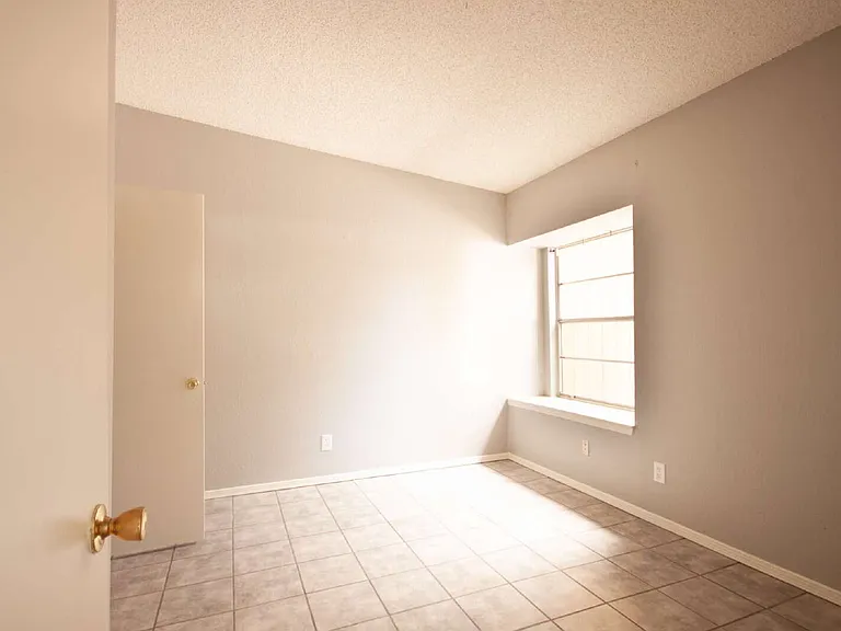 8153 Saint Andrew Ln #B — Photo 14