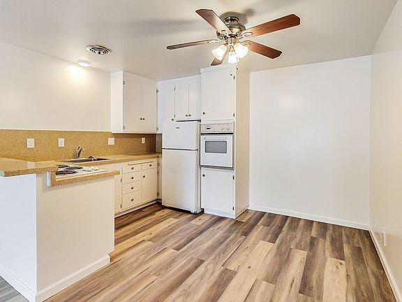 2nd image of 210 Athol Ave APT 6