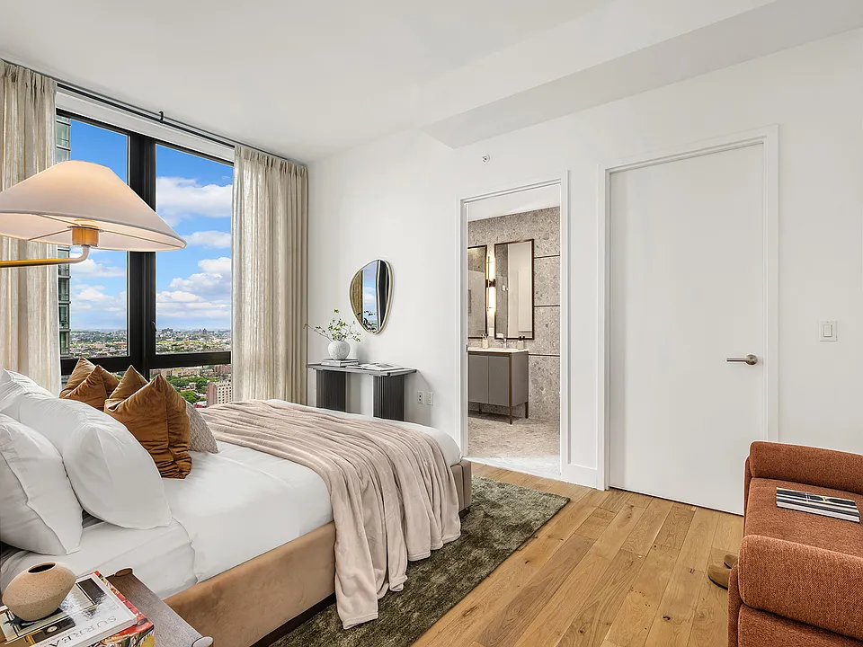 20 Rockwell Pl #Penthouse 3908D