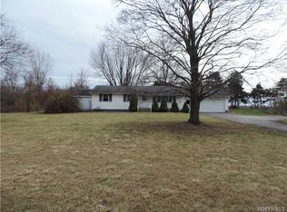 10676 Maple Ridge Rd, Medina, NY 14103