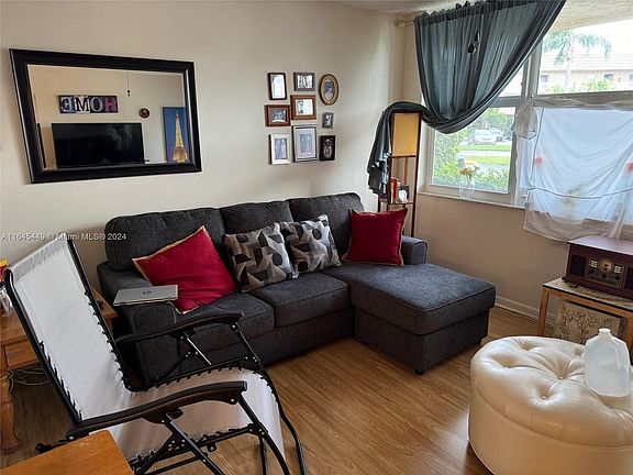 4th image of 9101 Sunrise Lakes Blvd APT 113