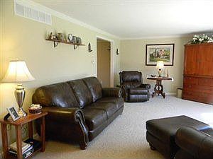 2nd image of 21 Rolling Green Ln