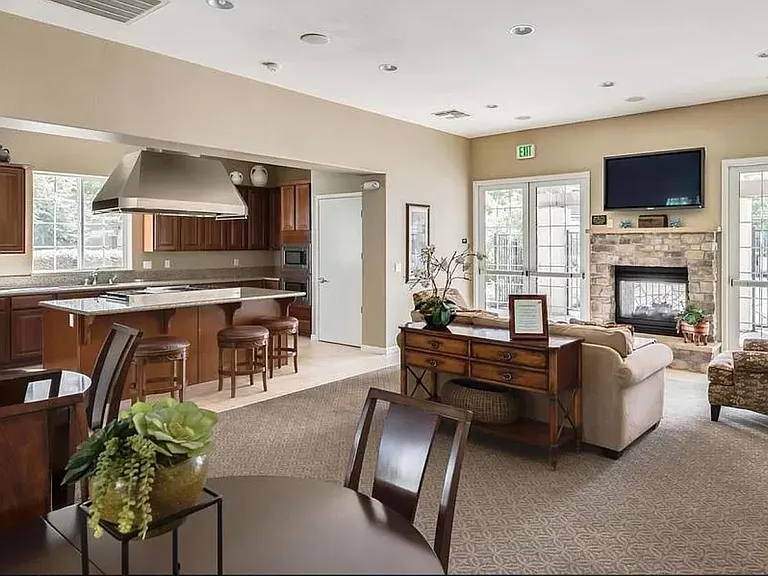 40 Villa Gardens Ct — Photo 23