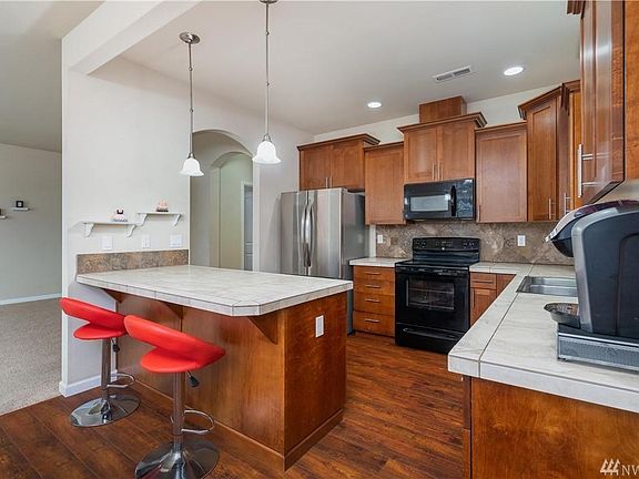 4th image of 9121 174th St E