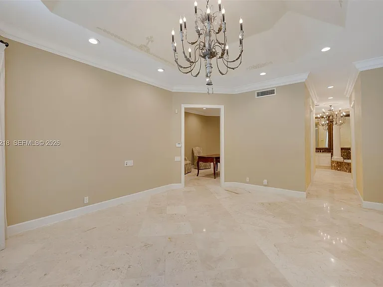 6905 SW 75th Ave — Photo 36