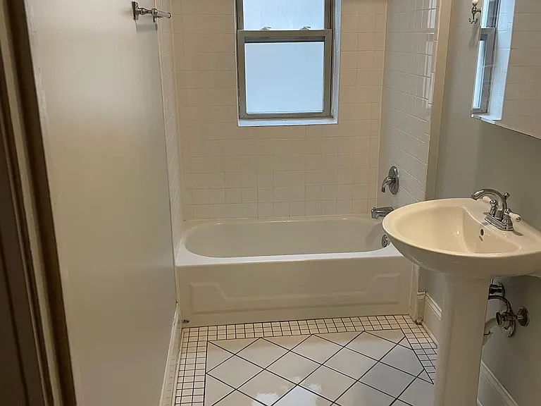 803 Erie St #1 — Photo 14