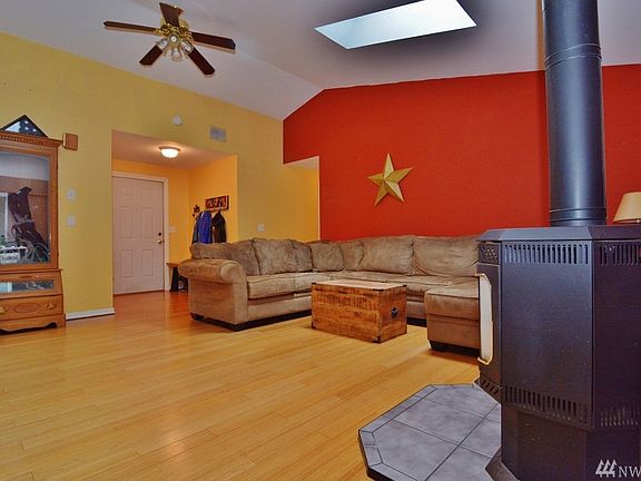 3rd image of 1869 NW Mulholland Blvd