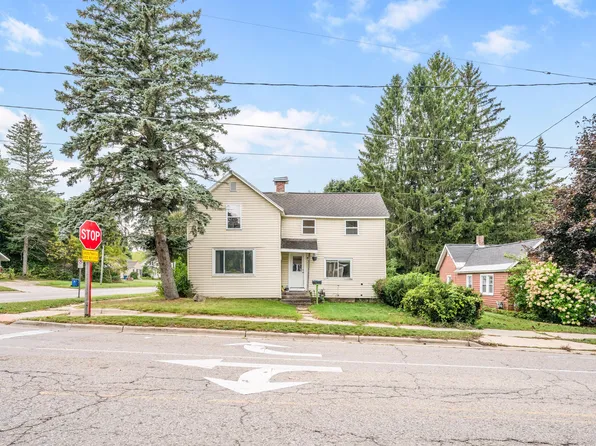 1024 Laurel St, Cadillac, MI 49601