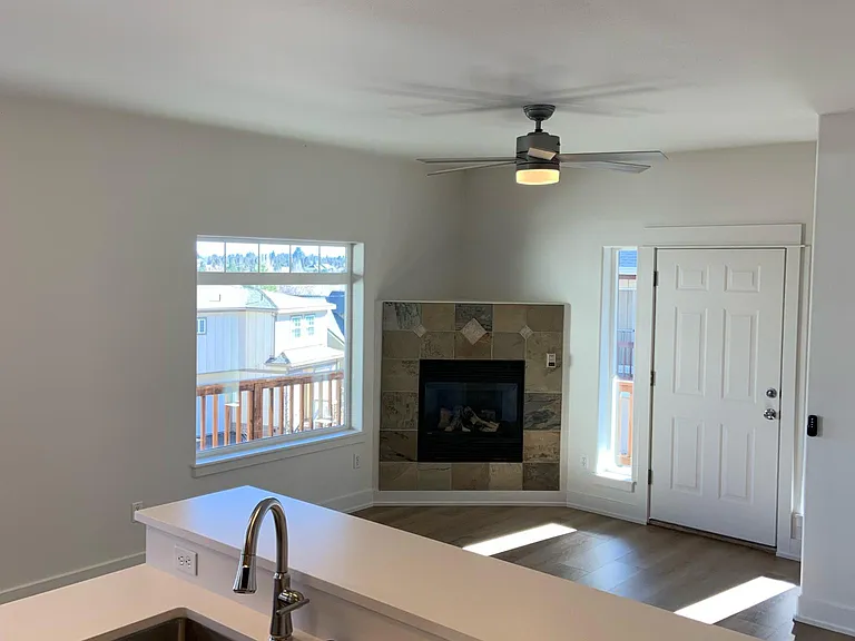 1719 NE Lotus Dr #1 — Photo 4