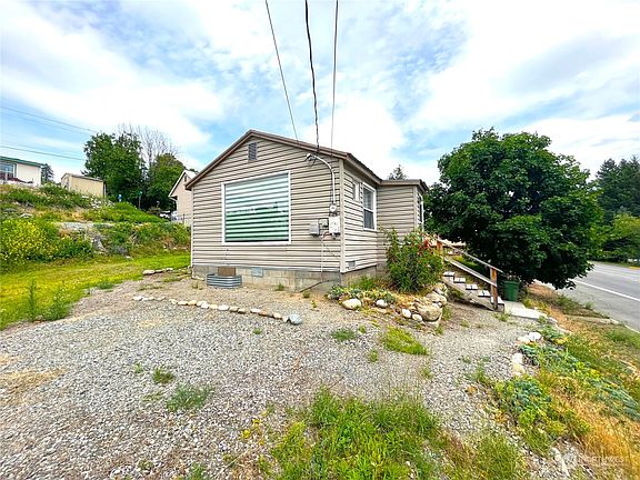 3rd image of 825 2nd Avenue N