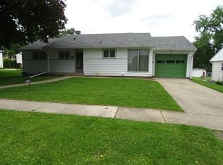 1252 W Violet St, Freeport, IL 61032
