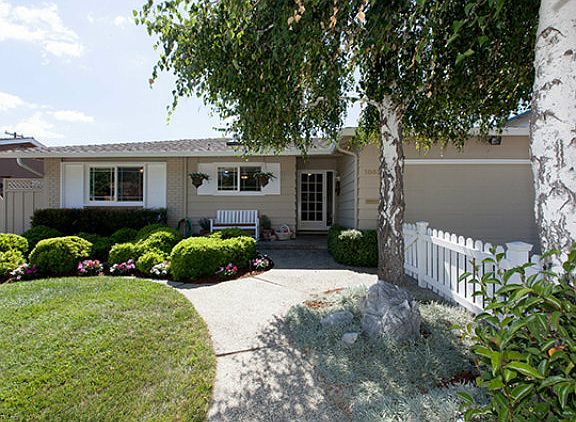 3rd image of 1053 Almarida Dr