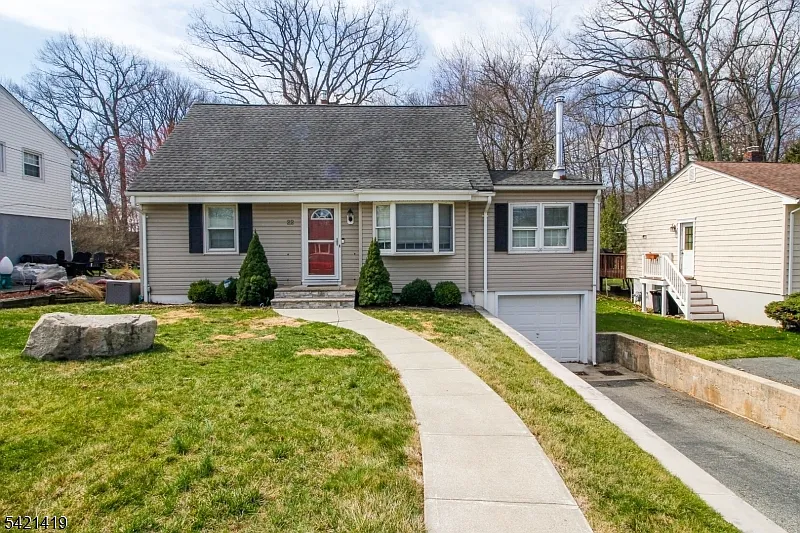 22 Oakland Ave photo 1