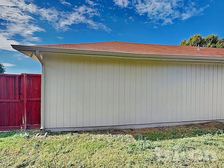 1252 Payne Dr — Photo 15
