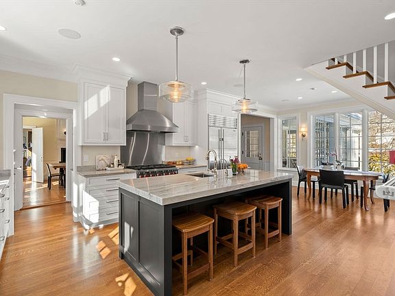 4th image of 56 Central St