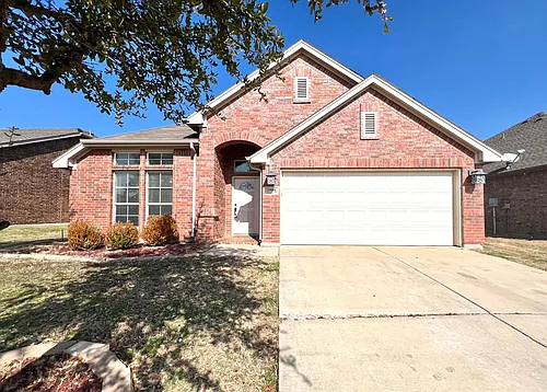 15004 Waters Dr Photo 1