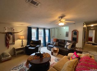 309 Hayden Ave, Devine, TX 78016