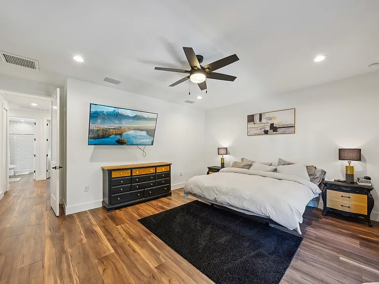 7302 S Elliott St — Photo 32