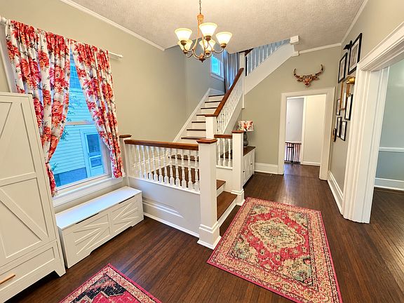 3rd image of 306 20th St SE