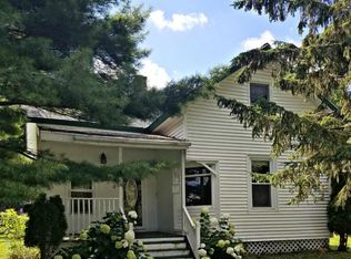 224 Orchard Ave, Pewaukee, WI 53072