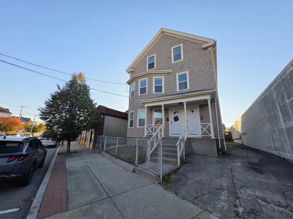  624 Broadway 2ndFlr 2B/1B FreshPaint Hardwoods! Laundry Prkg Balcony!, 622-624 Broadway St #2, Pawtucket, RI 02860
