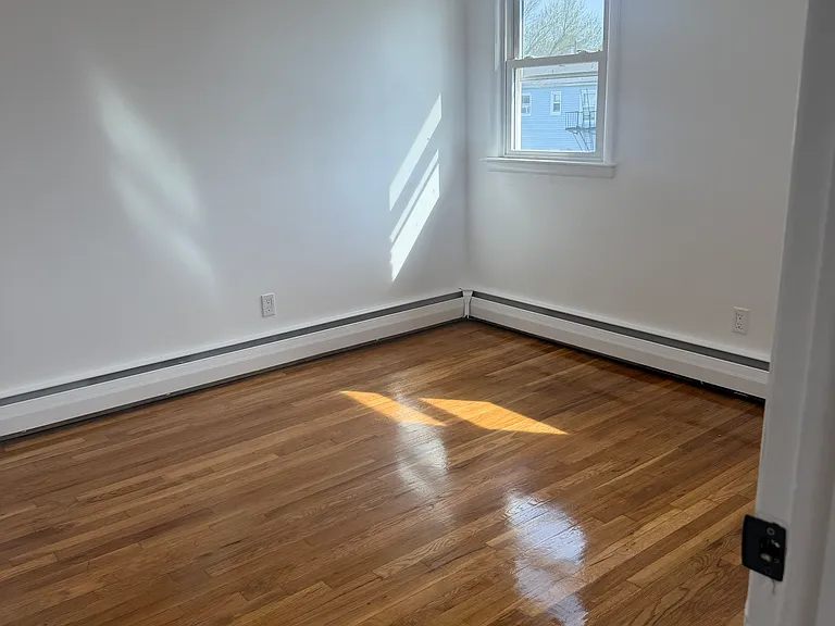 821 Dewey St #2 — Photo 4