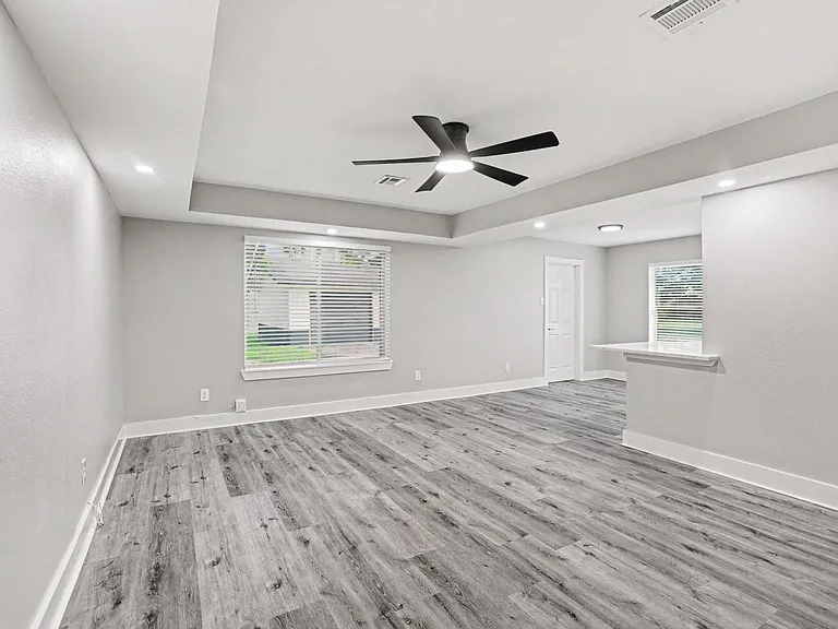 10606 Hemwick Dr — Photo 12