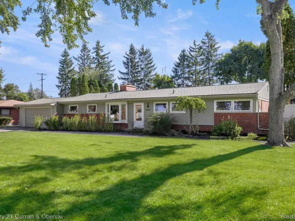 29495 Gilchrest St, Farmington Hills, MI 48334