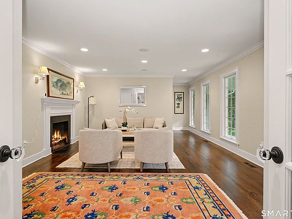 5th image of 14 Deerfield Rd