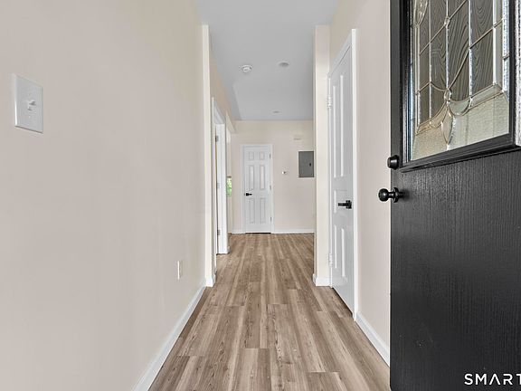 3rd image of 81-83 Hungerford St