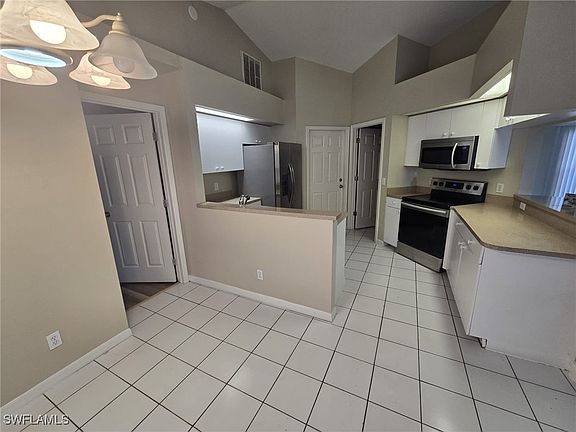 3rd image of 3414 SW 11th Ave