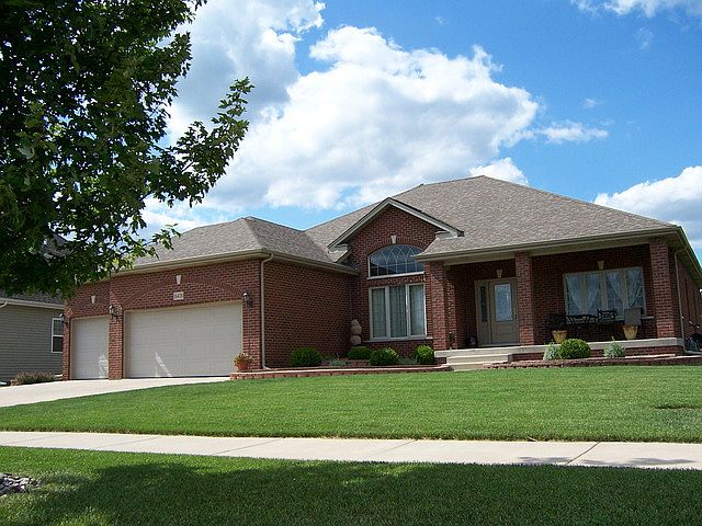1st image of 16428 Mueller Cir