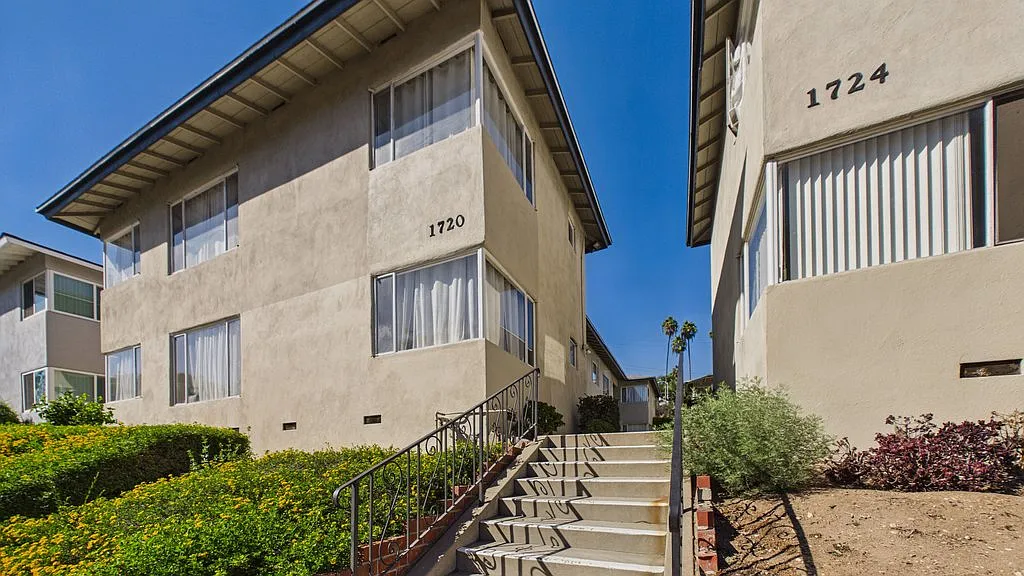 1 bed, 834 sqft, $2,195 — Photo 1