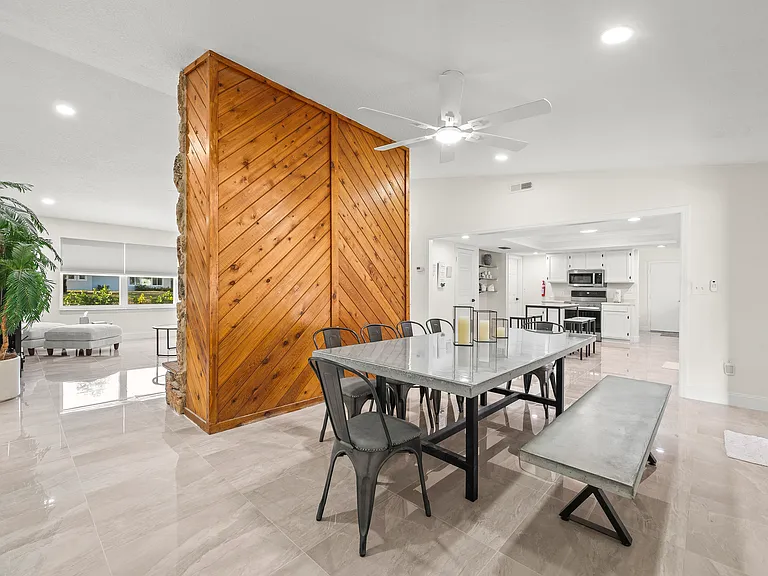 1260 Leslie Dr — Photo 18