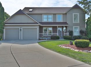 213 N Sunset Ln, Raymore, MO 64083