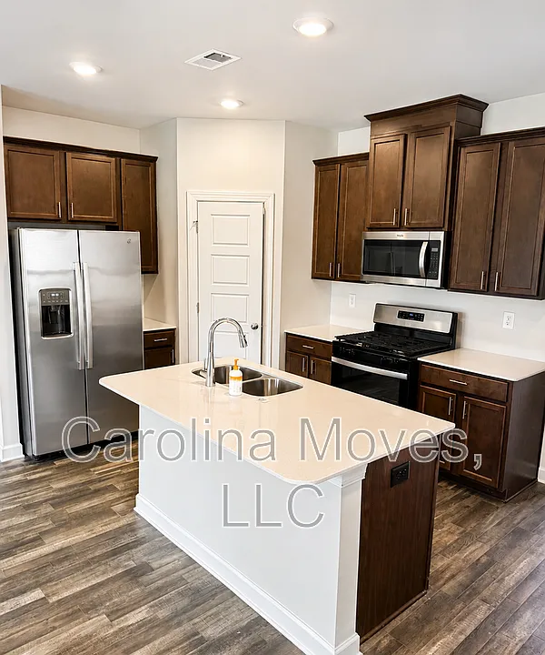 206A Telford Dr